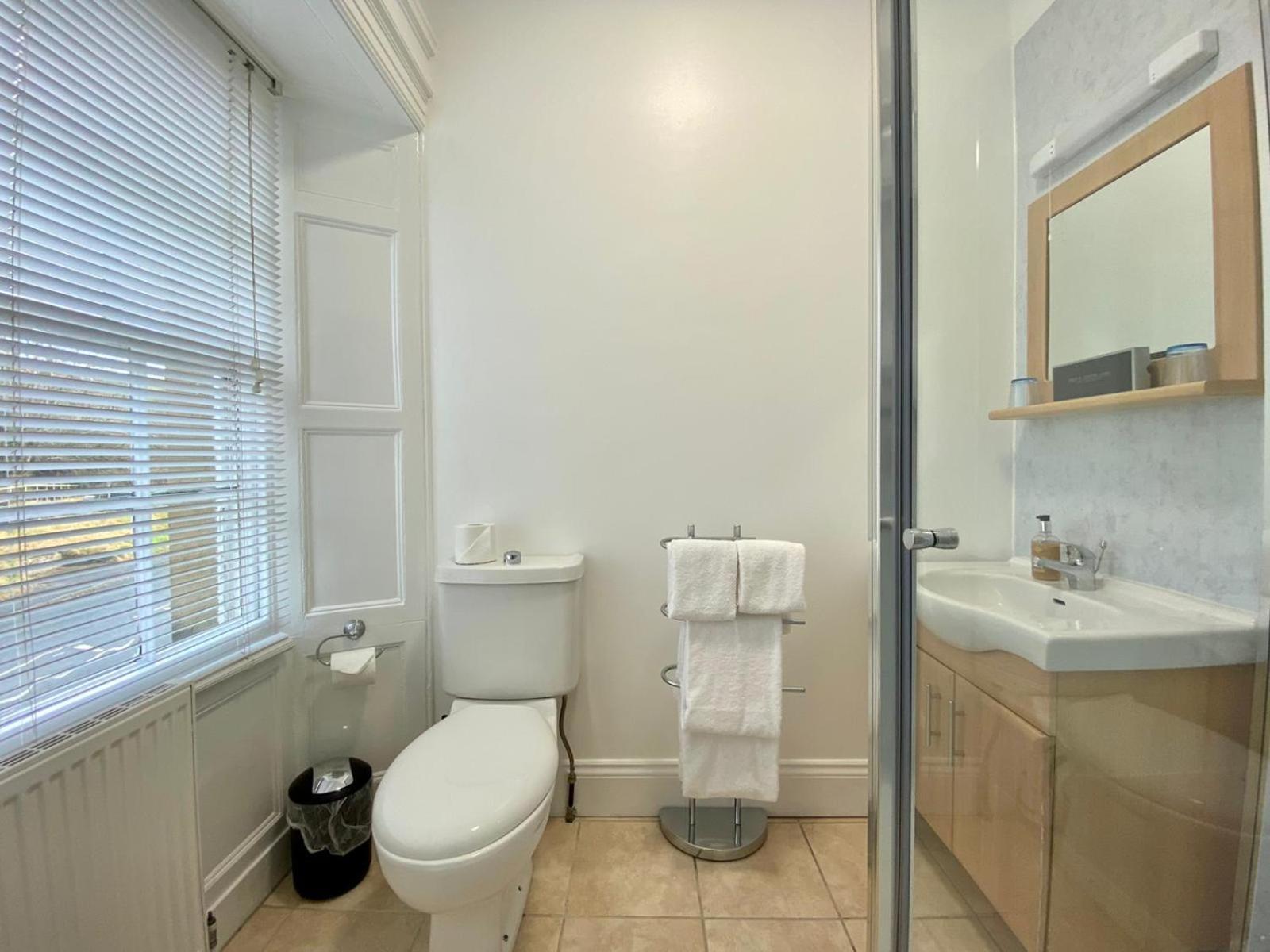 Harts Head Hotel Сеттл Номер фото